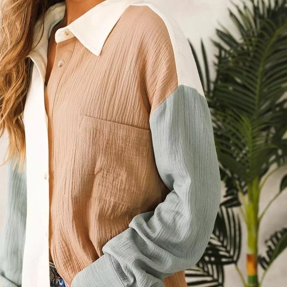 Color Block Crinkle Shirt - Picture 4 of 5